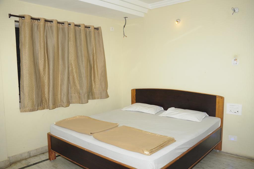 טירופאטי Hotel Agarala Residency חדר תמונה